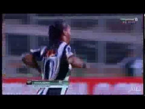 Video: Ronaldinho's amazing free-kick