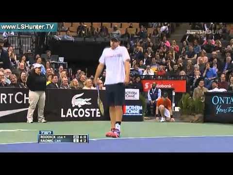 Video: Andy Roddick imitates Novak Djokovic