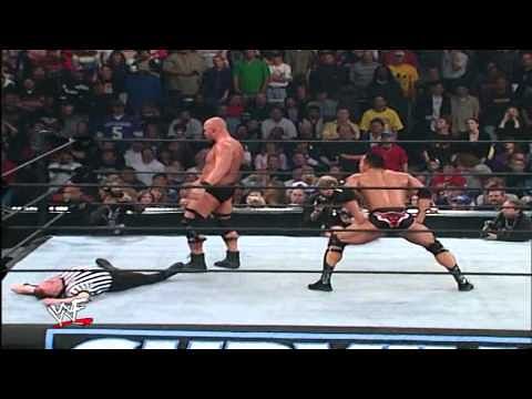 Video: Stone Cold stunners