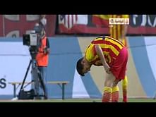 Video: Atletico Madrid player gestures to his team mate to punch Messi's thigh