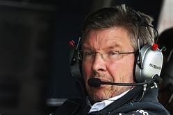 Mercedes prepares for gradual shift of power to Lowe