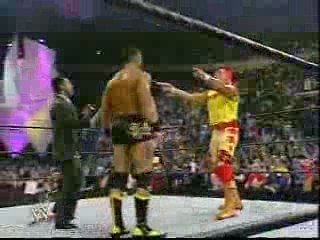 Video: Hulk Hogan returns and saves Shawn Michaels