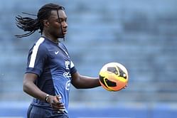 Lyon striker Bafétimbi Gomis on the verge of being signed by Newcastle