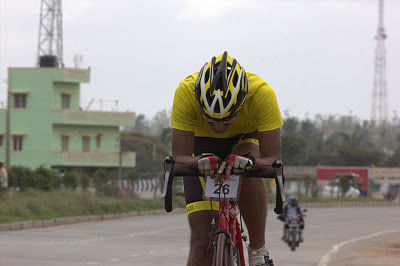 Balu locked in his hurt zone.. Photo: Vinay Yadav from Veloscope