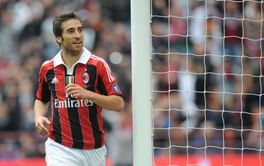 Arsenal sign Mathieu Flamini on a free transfer