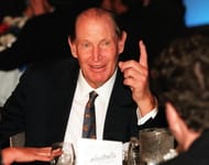 Media mogul Kerry Packer makes a point