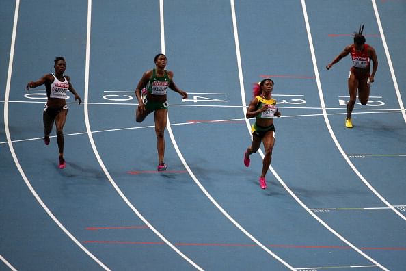 Shelly-Ann Fraser-Pryce wins gold in 200m