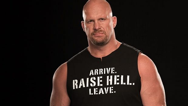 Steve Austin at SummerSlam party, Layla Note, Bella Twins and Natalya on "Larry King Now"