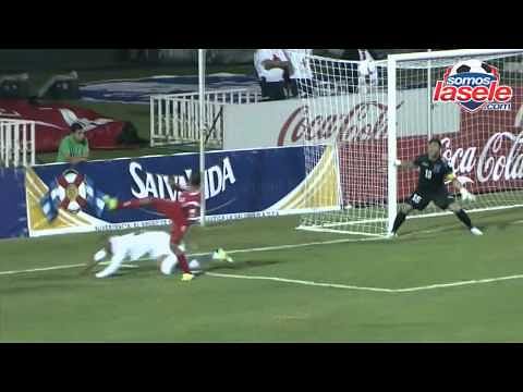 Gabriel Torres' amazing backheel volley keeps Panama's hopes alive