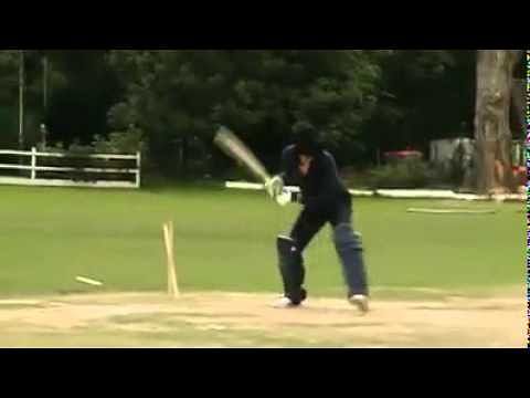 VIDEO: Kevin Pietersen plays cricket blindfolded