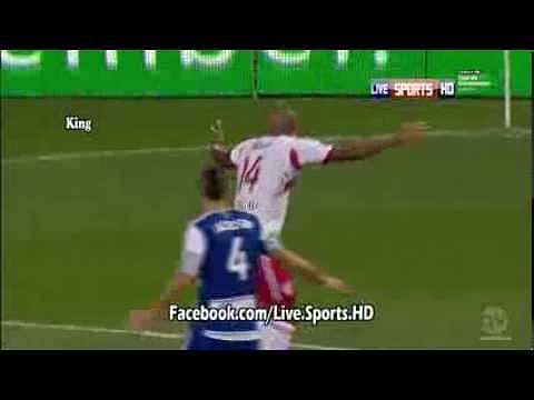 Video: Thierry Henry dances in protest of a foul