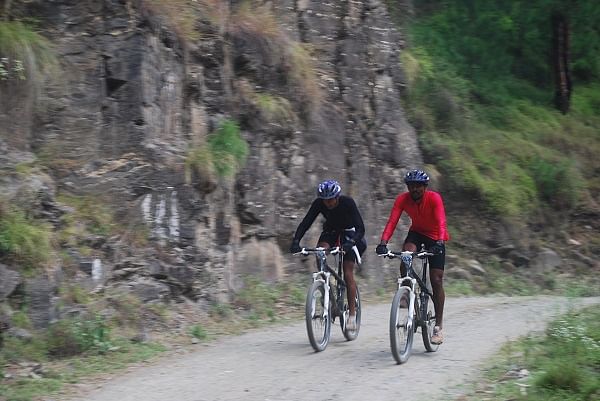 9th MTB Himalaya 2013: Day 3 - 6 Indian Army team members ride against odds to finish in top 10