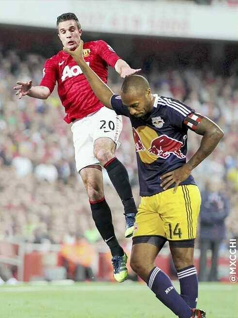 Thierry Henry does the needful for Arsenal fans as he takes on Robin van Persie