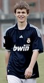 Chess World No.1 Magnus Carlsen's first love gets him upset, wants to throw Mesut Ozil jersey into the fireplace