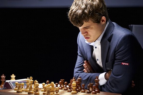 Magnus Carlsen Sacrifices Everything!