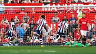 Saido Berahino (L) of West Bromwich Albion celebrates with team mates after scoring