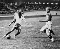 Google Doodle commemorates 100th birthday of Leonidas da Silva, the inventor of bicycle-kick
