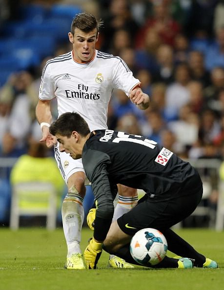 Chelsea star takes play acting to a new level, Fernando Torres faces extended ban