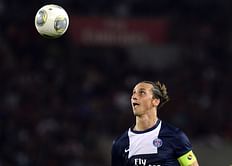 Zlatan Ibrahimovic signs a one-year extension to his PSG contract