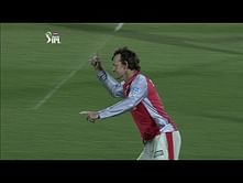 Video: Adam Gilchrist does a Gangnam Style