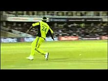 Video: Rana Naveed ul-Hasan's embarrassing moment on the field