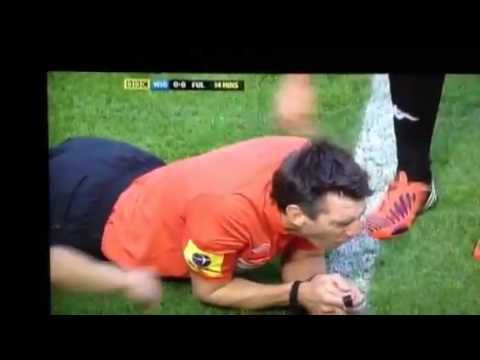 Video : When referee gets slide-tackled