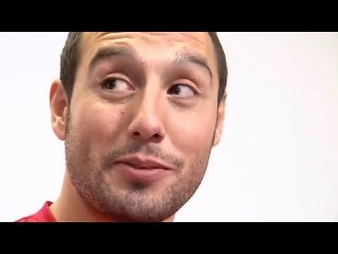 Santi Cazorla funny interview: “Why do you smile so much?”