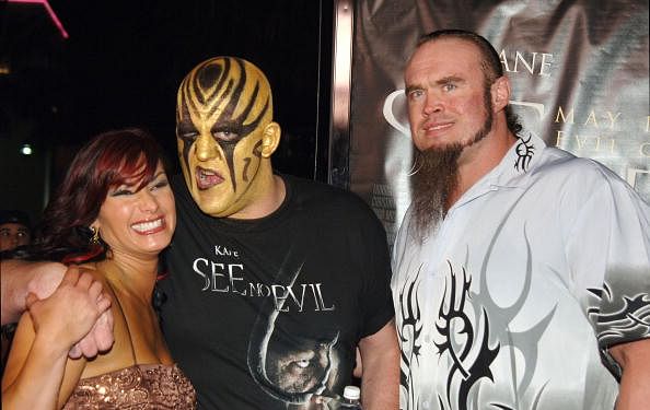 Goldust added back to WWE roster