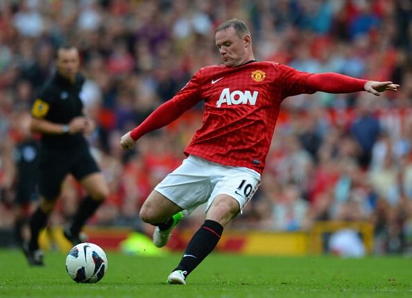 Manchester United must open contract talks with Wayne Rooney or risk his departure