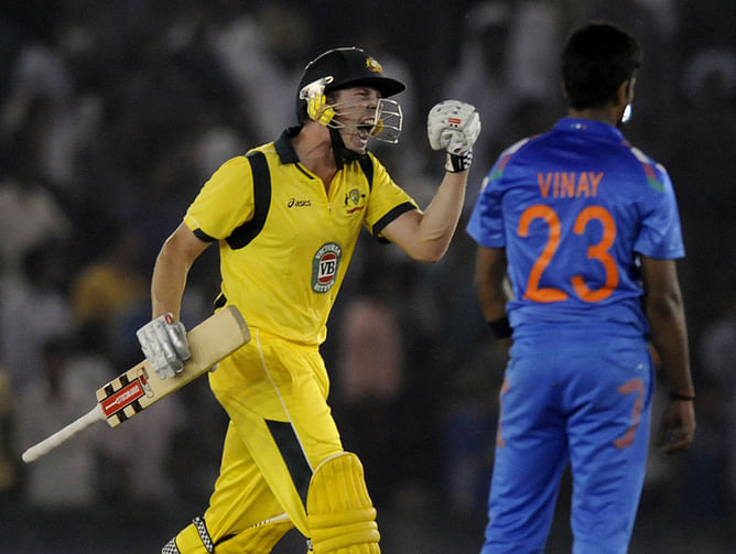 India vs Australia 2013: James Faulkner's blitz gives Australia the lead