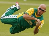 Top 10 Best Fielders In The World Who Is World s Best Fielder 