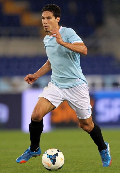 Report: 32 goals Brazilian midfielder – Hernanes is on Arsenal radar