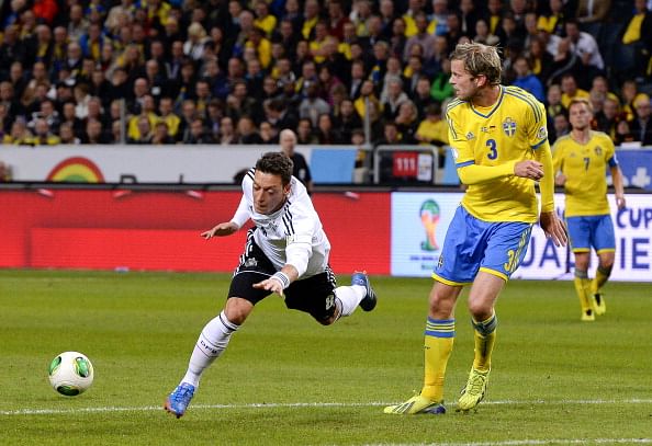 Arsenal: Mesut Ozil injury update