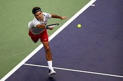 Roger Federer plays James Bond in a commercial