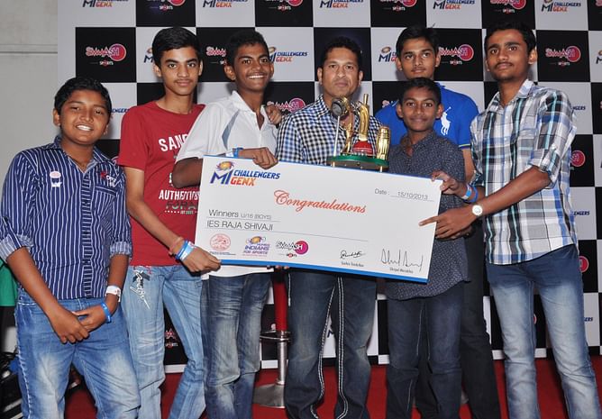 Sachin Tendulkar presents MI Challengers Gen-X trophies