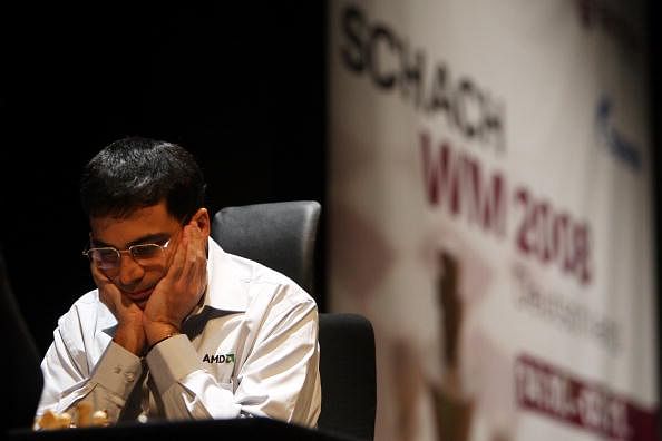 Viswanathan Anand chases glory in the relative comfort of Sachin Tendulkar's shadows