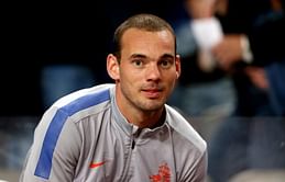 Sneijder should join Chelsea to boost his World Cup team chances: Coach van Gaal