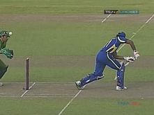 Video: Shahid Afridi knocks down Sarfraz Ahmed