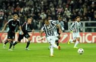 Arturo Vidal scores his second penalty of the game