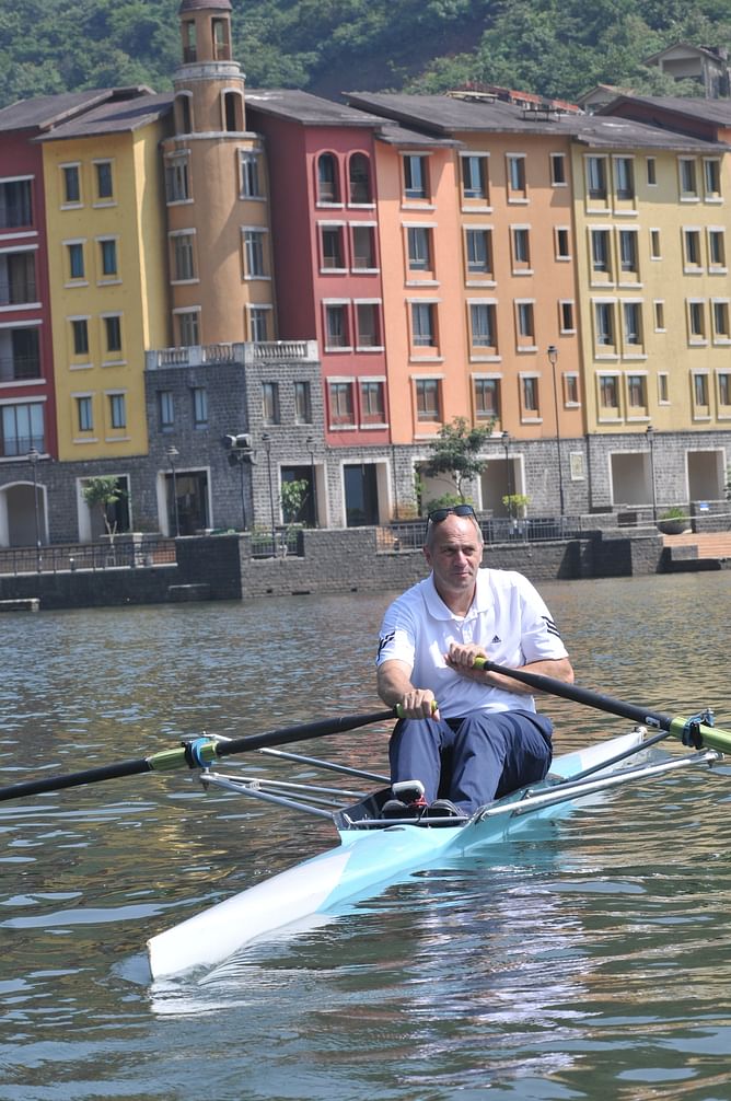 5 times Olympic gold medalist, Sir Steve Redgrave launches a coaching clinic at Lavasa