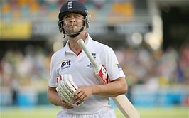 Jonathan Trott returns to England due to stress-related illness