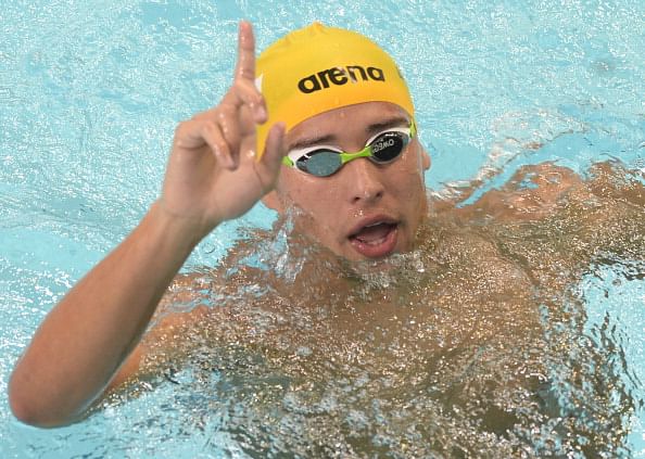 Le Clos sets new world record for men's 200m butterfly