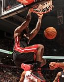 LeBron James scores in double digits in 500th straight game