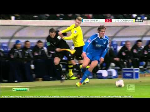Video: Marco Reus brings down referee in match against Hoffenheim