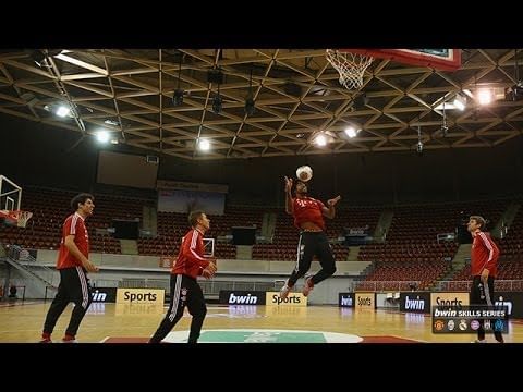 Video: Bayern Munich stars just cannot shoot