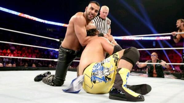 Jinder Mahal vs Drew McIntyre