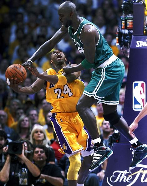 Kobe Bryant 2014-2015 'Left Handed' Los Angeles Lakers Game