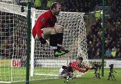 Manchester United team news: Rooney back while Rafael could miss clash with Hull