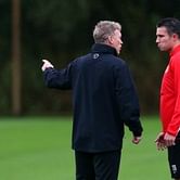 Rumour: Robin van Persie hands in transfer request at Manchester United