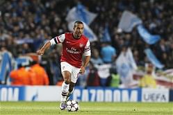 Arsenal's Theo Walcott expects silverware in 2014